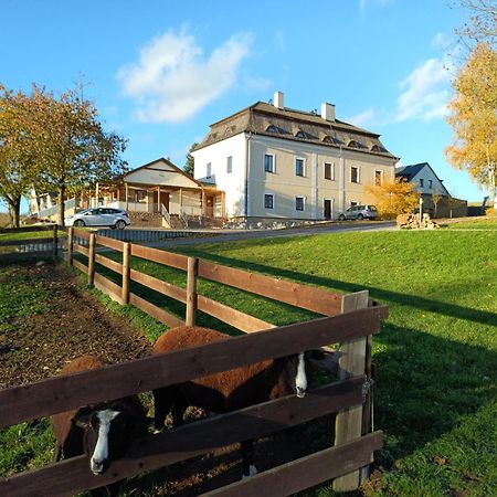 Resort Lisensky Dvur Sněžné Dış mekan fotoğraf