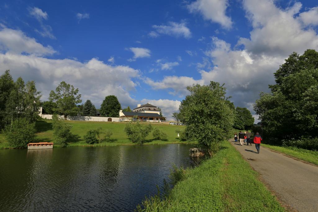 Resort Lisensky Dvur Sněžné Dış mekan fotoğraf